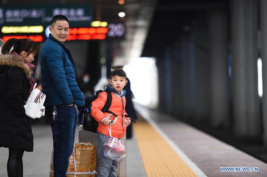 CHINA-SPRING FESTIVAL-TRAVEL RUSH-CHILDREN (CN)