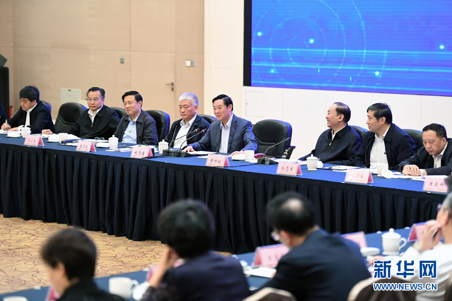 5月11日，中宣部在深圳召開深化文化體制改革座談會。中共中央政治局委員、中央書記處書記、中宣部部長劉奇葆出席會議并講話。 新華社記者張領(lǐng) 攝