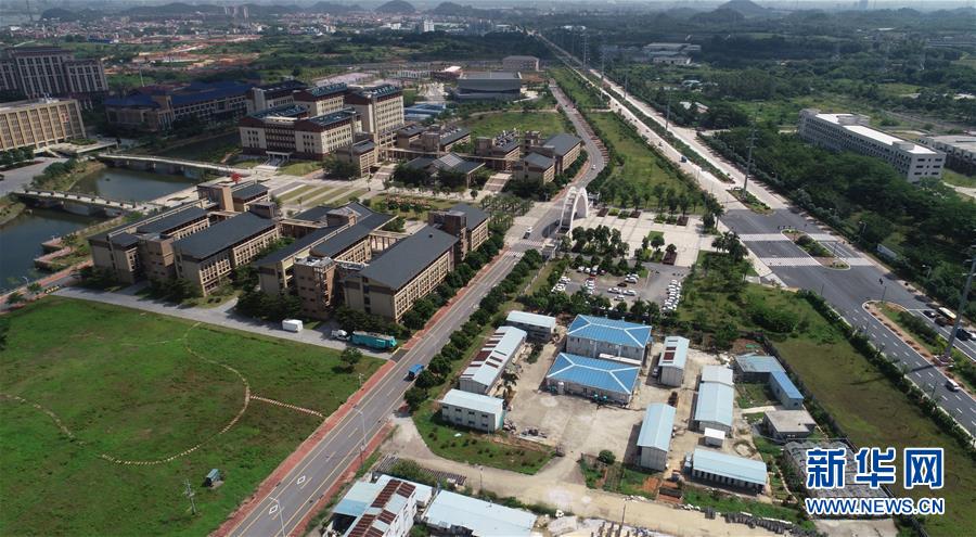 (在習(xí)近平新時代中國特色社會主義思想指引下——新時代新作為新篇章·圖文互動)(3)“我們給火箭做減重”——高校科技創(chuàng)新進(jìn)行時