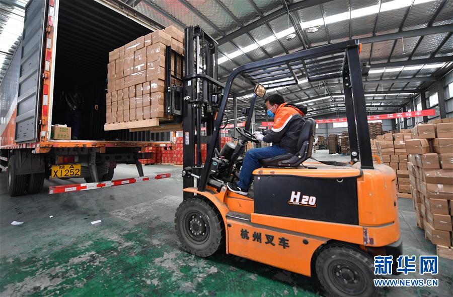 （聚焦疫情防控&middot;圖文互動）（6）&ldquo;一輛輛車出發，春暖花開的日子就不遠了&rdquo;&mdash;&mdash;西北電商大縣陜西省武功縣復工見聞