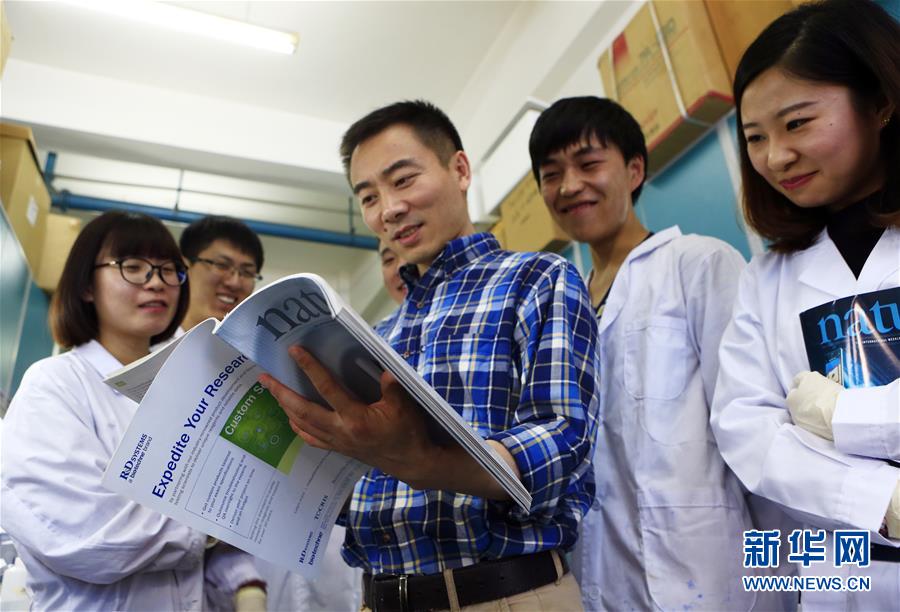 （在習(xí)近平新時(shí)代中國(guó)特色社會(huì)主義思想指引下&mdash;&mdash;新時(shí)代新作為新篇章&middot;習(xí)近平總書(shū)記關(guān)切事&middot;圖文互動(dòng)）（4）終不悔為國(guó)為民，攀高峰只爭(zhēng)朝夕&mdash;&mdash;來(lái)自科學(xué)家們的動(dòng)人故事