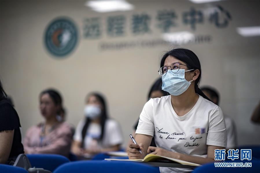 （新華全媒頭條&middot;走向我們的小康生活&middot;決戰(zhàn)決勝脫貧攻堅(jiān)&middot;圖文互動(dòng)）（7）決戰(zhàn)烏蒙&mdash;&mdash;中國(guó)消除千年貧困的一個(gè)縮影 