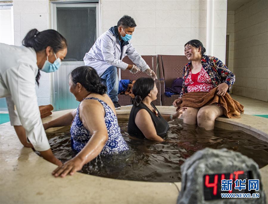 （新華全媒頭條&middot;走向我們的小康生活&middot;圖文互動(dòng)）（10）扎西德勒，我們的新家園&mdash;&mdash;西藏易地扶貧搬遷搬出幸福美好新生活