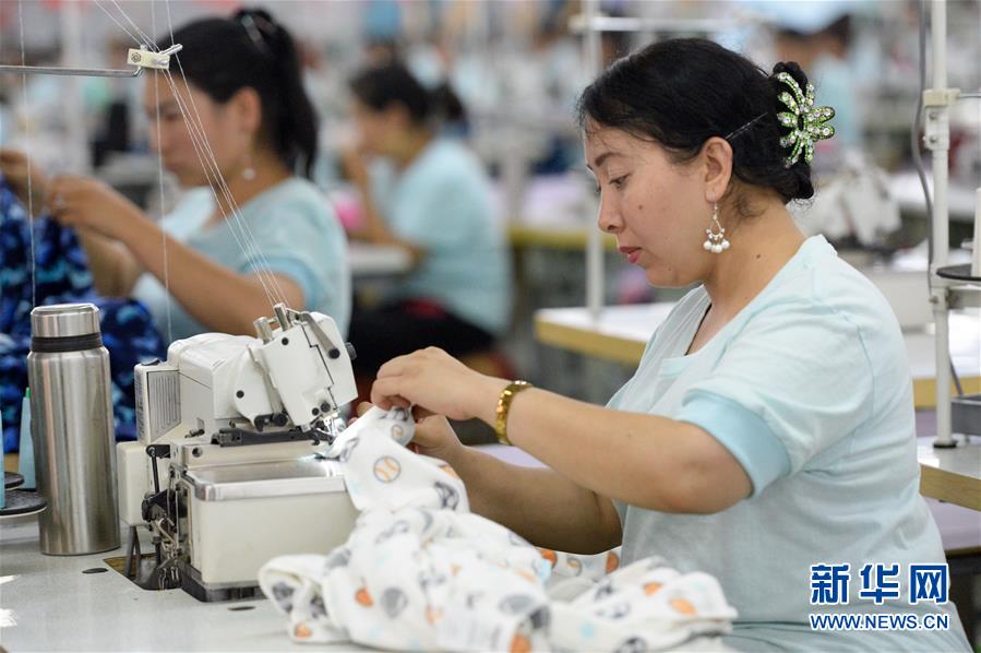 （新華全媒頭條&middot;圖文互動(dòng)）（9）新天地 新兒女 新奇跡&mdash;&mdash;脫貧攻堅(jiān)繪就新疆新圖景