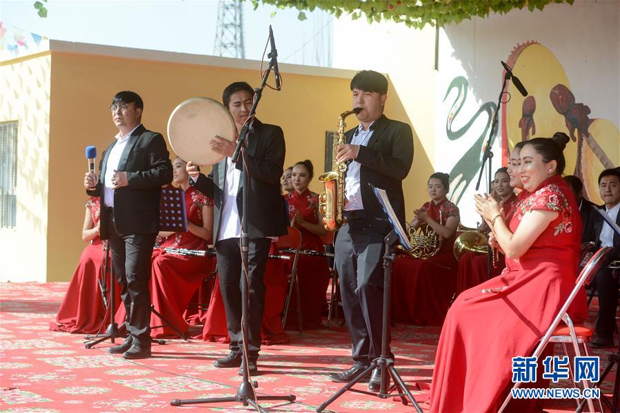 （新華全媒頭條&middot;圖文互動(dòng)）（13）新天地 新兒女 新奇跡&mdash;&mdash;脫貧攻堅(jiān)繪就新疆新圖景