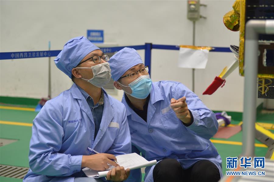 （在習(xí)近平強(qiáng)軍思想指引下&middot;我們?cè)趹?zhàn)位報(bào)告&middot;圖文互動(dòng)）（3）向著未來(lái)戰(zhàn)場(chǎng)沖鋒&mdash;&mdash;國(guó)防科技大學(xué)科研創(chuàng)新記事