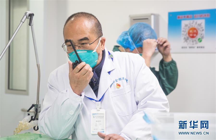 （抗疫先進事跡&middot;圖文互動）（5）張定宇：疫情&ldquo;暴風眼&rdquo;里，&ldquo;漸凍&rdquo;之軀與時間賽跑