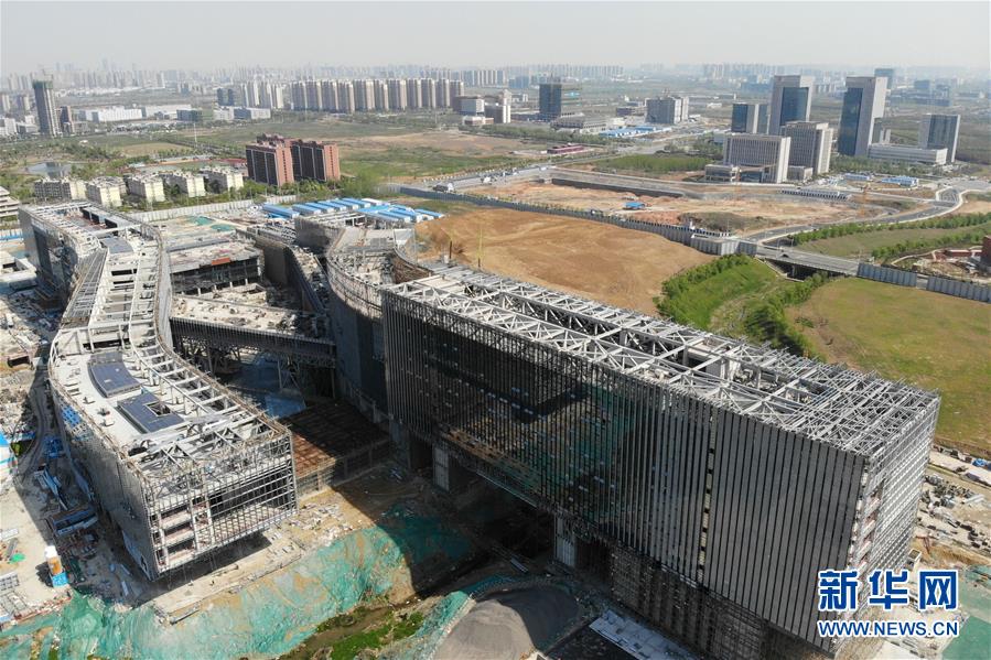 (在習近平新時代中國特色社會主義思想指引下——新時代新作為新篇章·習近平總書記關切事·圖文互動)(5)探“微觀世界” 抓“關鍵變量”——我國科學家與量子“糾纏”的故事