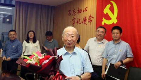 新黨員陳振新：&ldquo;雖已耄耋，紅心向黨！&rdquo;