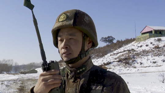 坦克步戰車沖進風雪 體驗&ldquo;凍感&rdquo;與&ldquo;動感&rdquo;