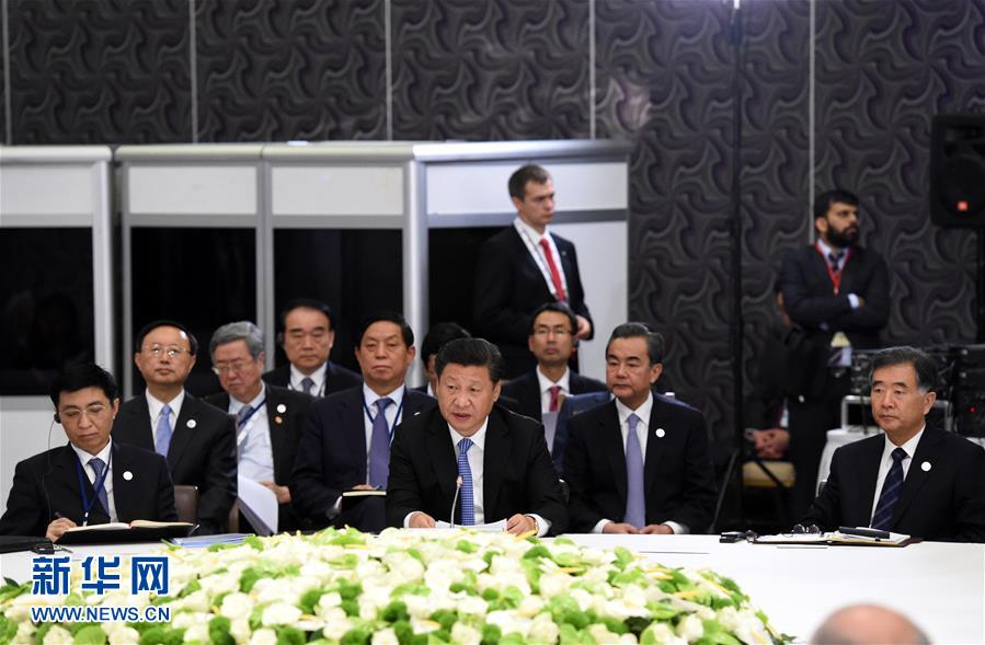  11月15日，金磚國家領導人非正式會晤在土耳其安塔利亞舉行，中國國家主席習近平、俄羅斯總統普京、印度總理莫迪、南非總統祖馬、巴西總統羅塞夫出席。習近平在會上發表題為《開拓機遇應對挑戰》的重要講話。 新華社記者 饒愛民 攝 