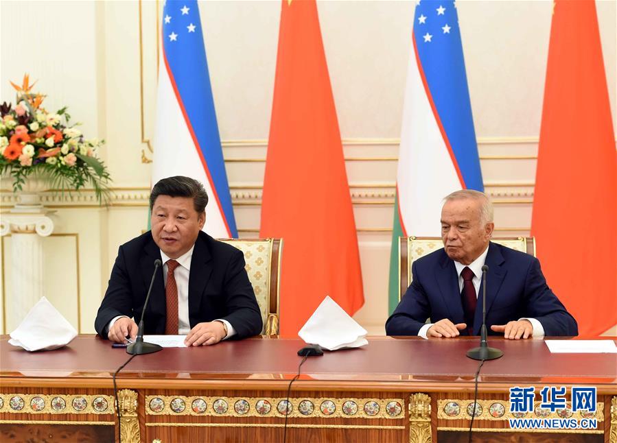 6月22日，國家主席習近平在塔什干庫克薩萊國賓館同烏茲別克斯坦總統卡里莫夫舉行會談。會談后，兩國元首共同會見記者。 新華社記者饒愛民攝