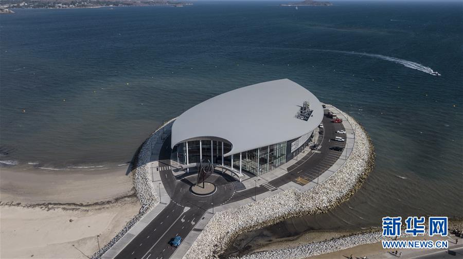 （新華全媒頭條&middot;圖文互動）（2）特稿：深化周邊友好　共促亞太繁榮&mdash;&mdash;寫在習(xí)近平主席出席亞太經(jīng)合組織第二十六次領(lǐng)導(dǎo)人非正式會議，對巴布亞新幾內(nèi)亞、文萊和菲律賓進(jìn)行國事訪問并在巴新同建交太平洋島國領(lǐng)導(dǎo)人會晤之際