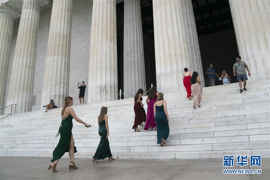 (國際疫情)(5)美國單日新增病例數超4萬 近期病例年輕人居多