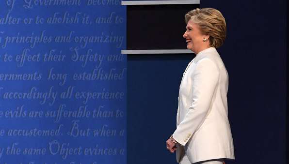 &ldquo;郵件門&rdquo;發酵：希拉里的&ldquo;水門丑聞&rdquo;還是FBI非法干政？